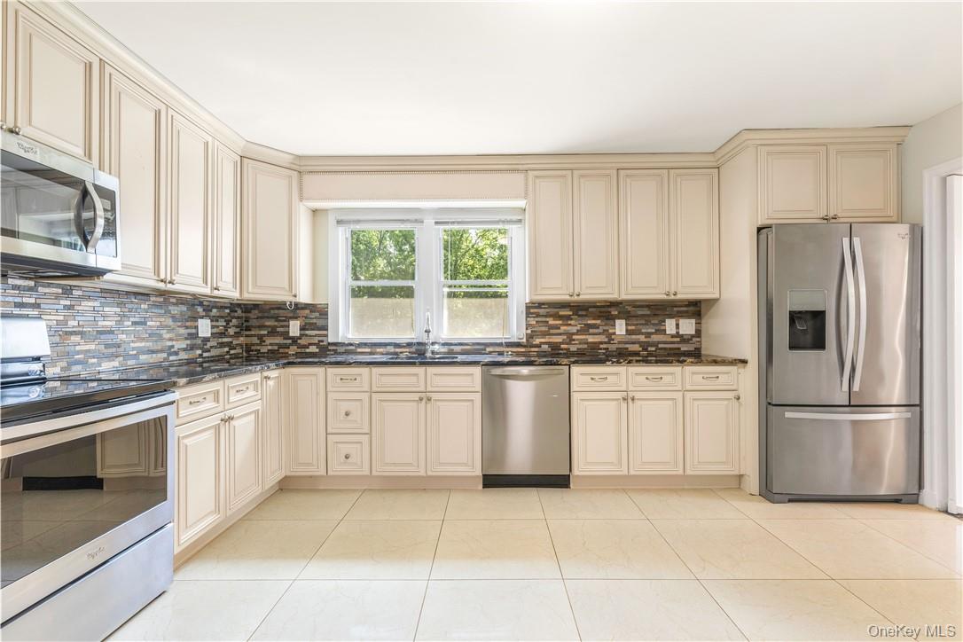 #10 photo, 228 Union Avenue, Harrison , NY 10528