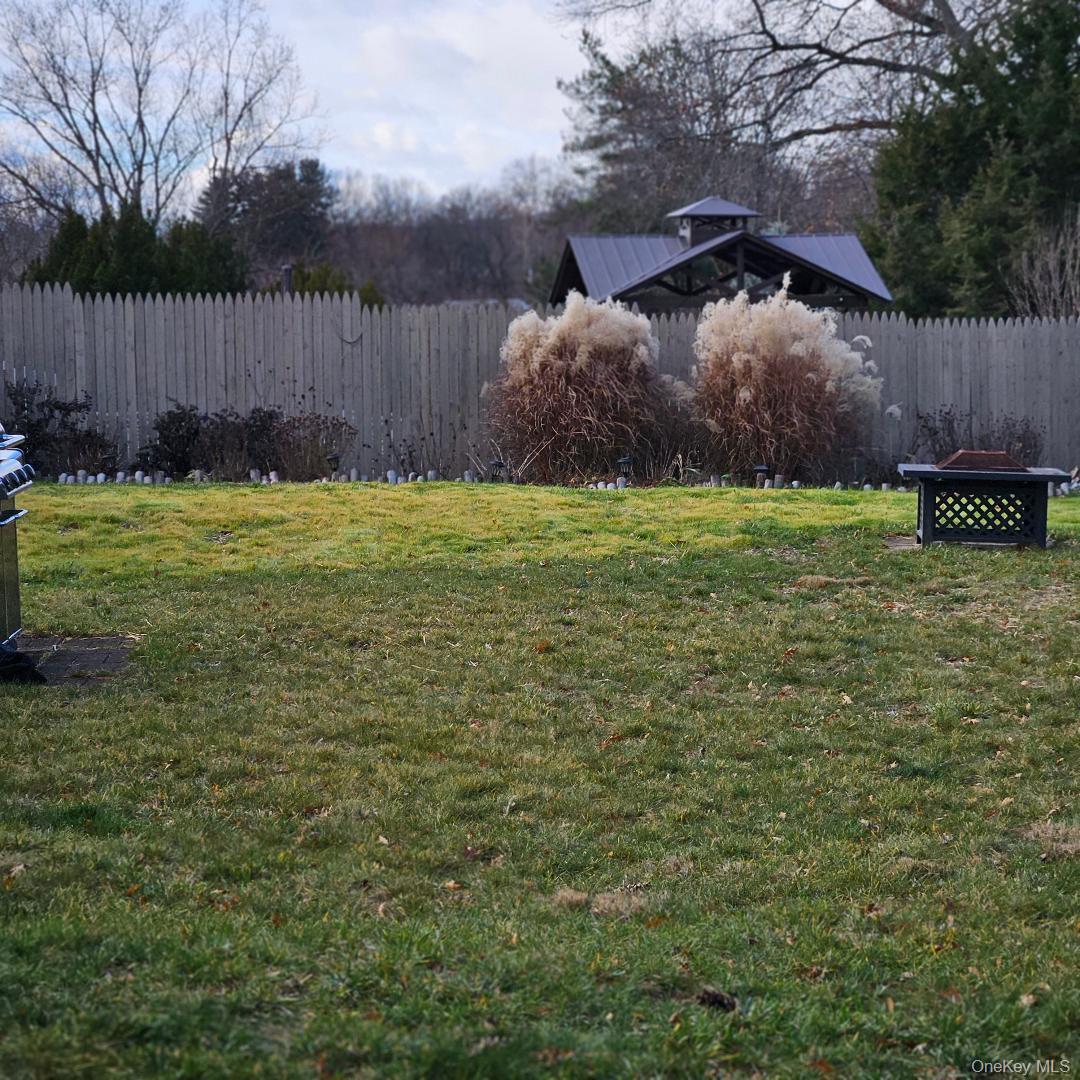 #4 photo, 28 Cardinal Drive, Poughkeepsie , NY 12601