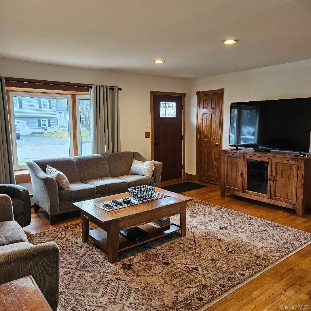 #8 photo, 28 Cardinal Drive, Poughkeepsie , NY 12601