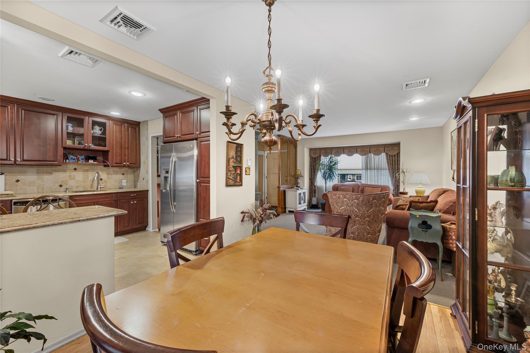 #10 photo, 2476 Florin Court, מחוז נסאו Bellmore , NY 11710