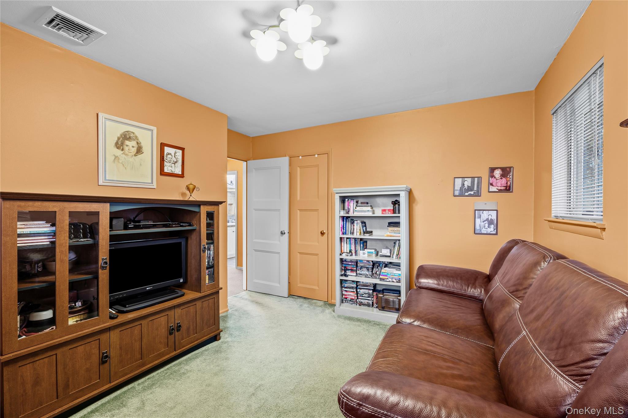 #16 photo, 2476 Florin Court, מחוז נסאו Bellmore , NY 11710