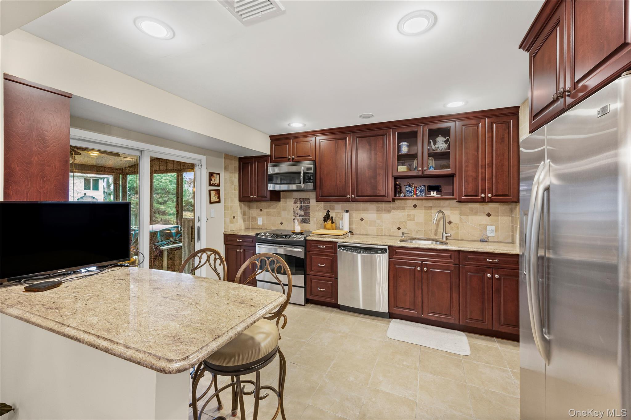 #8 photo, 2476 Florin Court, מחוז נסאו Bellmore , NY 11710