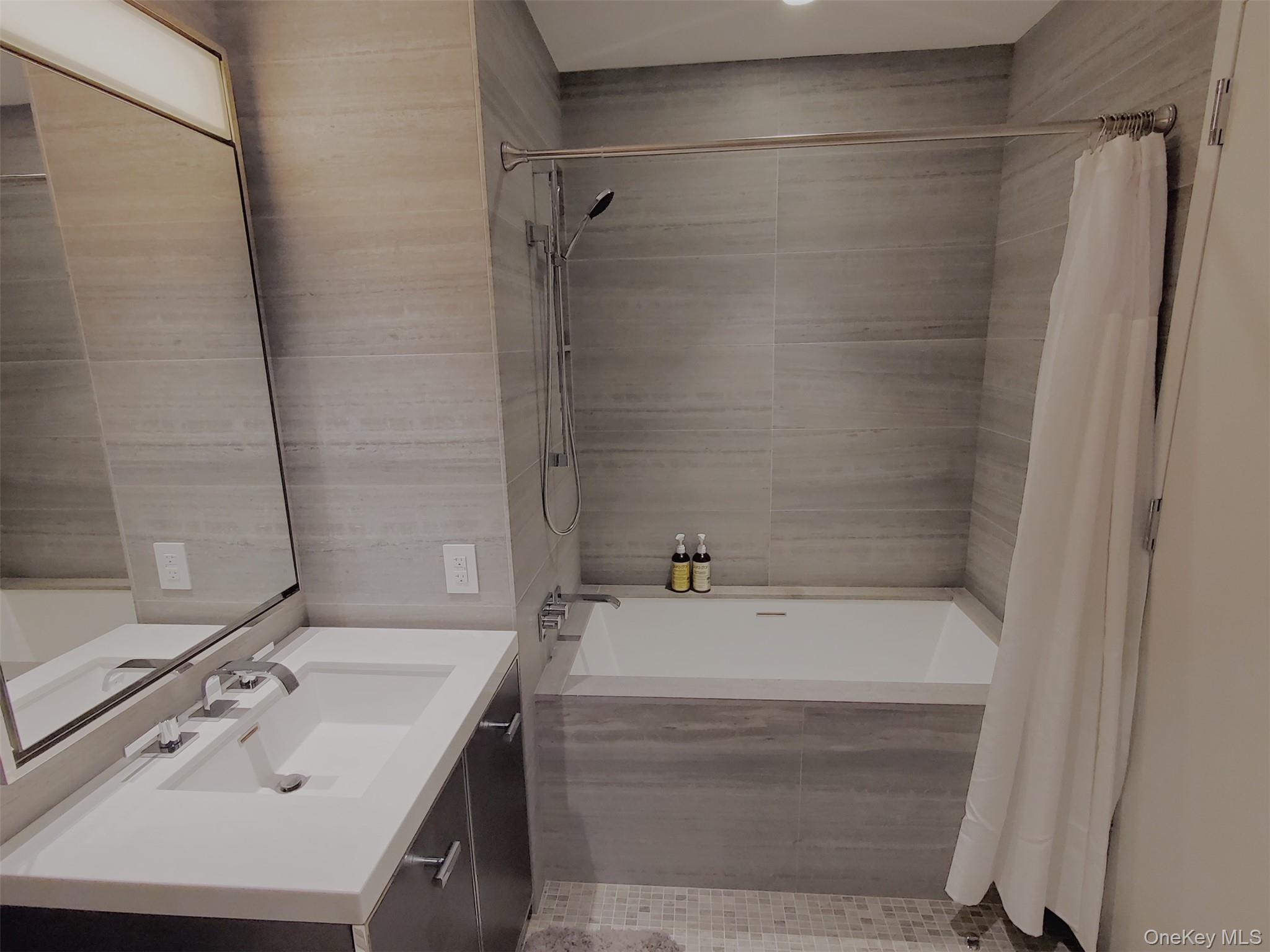 #7 photo, 252 South Street, New York (Manhattan) , NY 10002