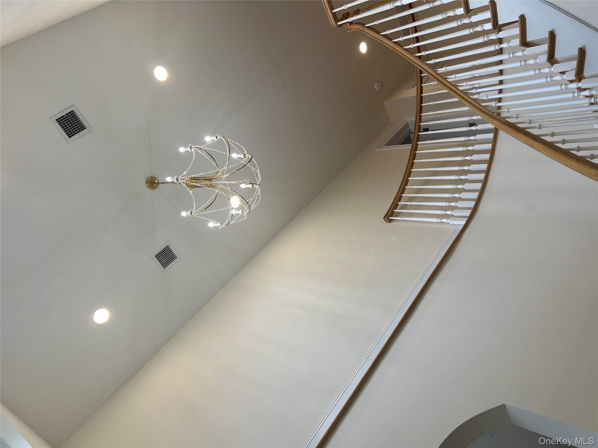 #4 photo, 19 Sunlight Hill, Yonkers , NY 10704