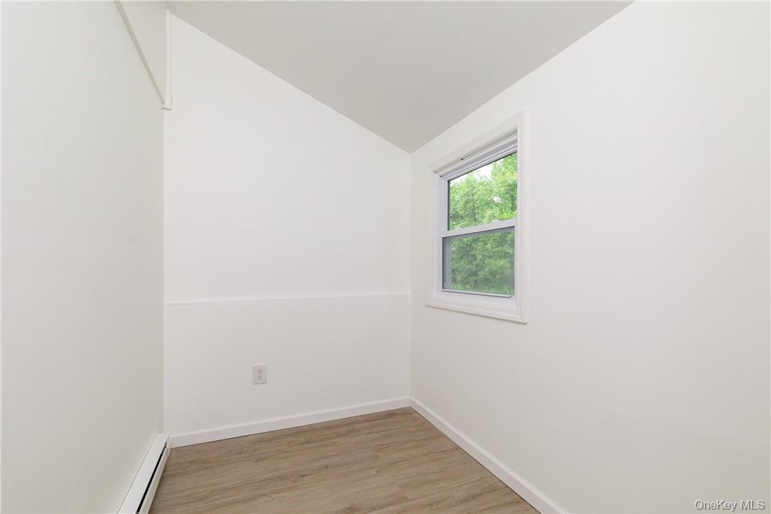 #7 photo, 80 W Dorsey Lane, Hyde Park , NY 12538