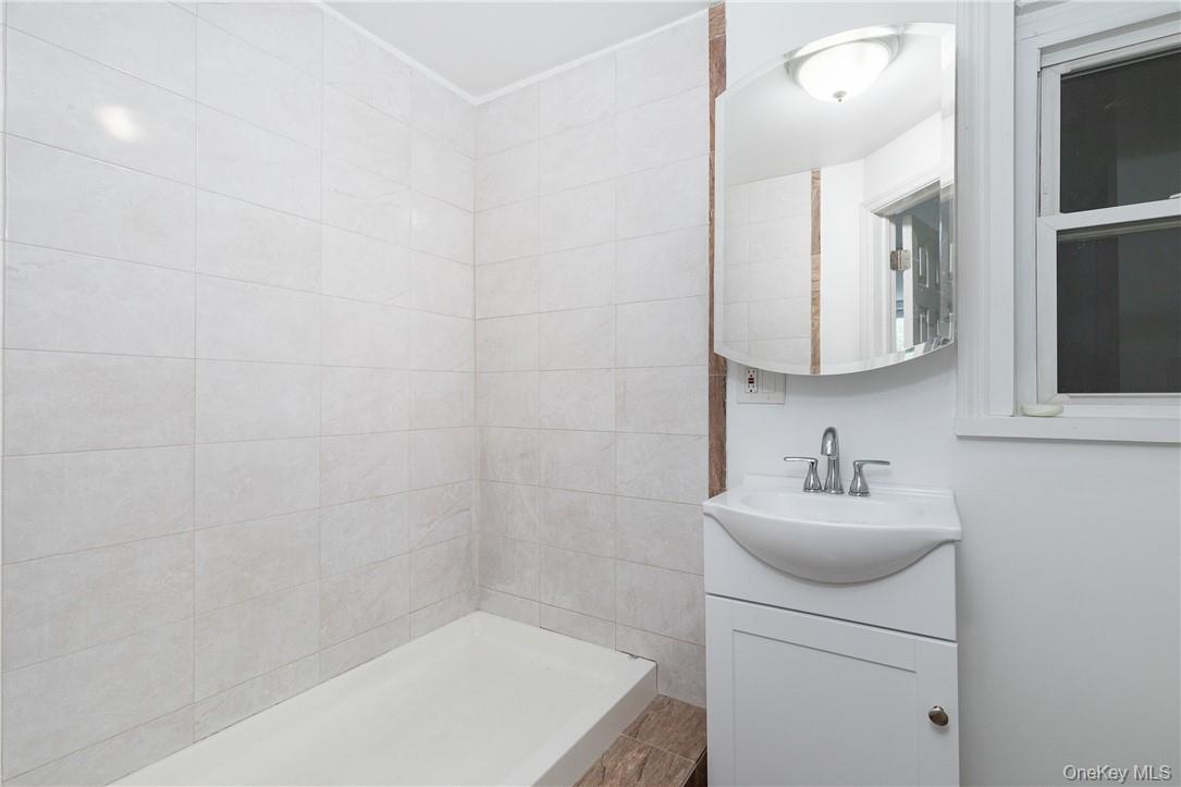 #8 photo, 80 W Dorsey Lane, Hyde Park , NY 12538