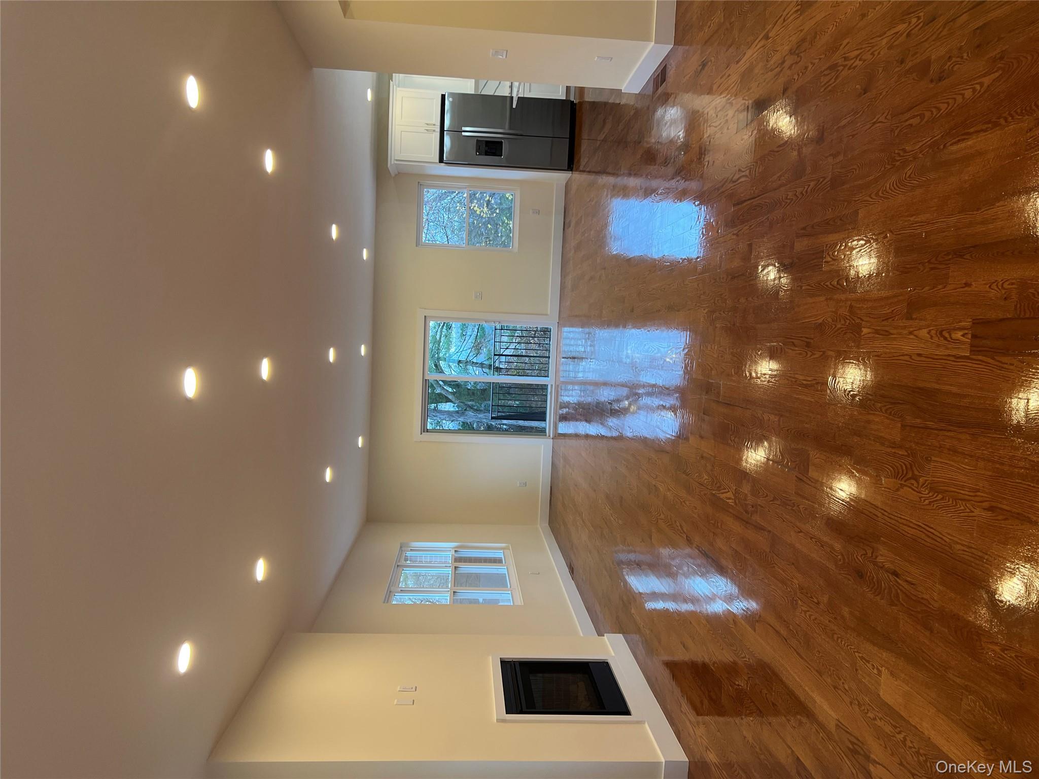 #2 photo, 15 Sunlight Hill, Yonkers , NY 10704