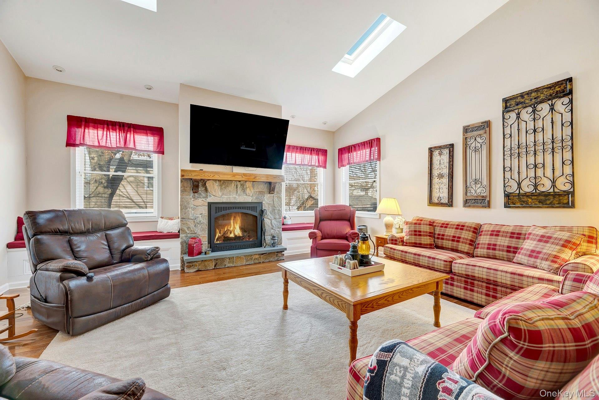 #8 photo, 167 Grove Street, Port Jefferson Station , NY 11776