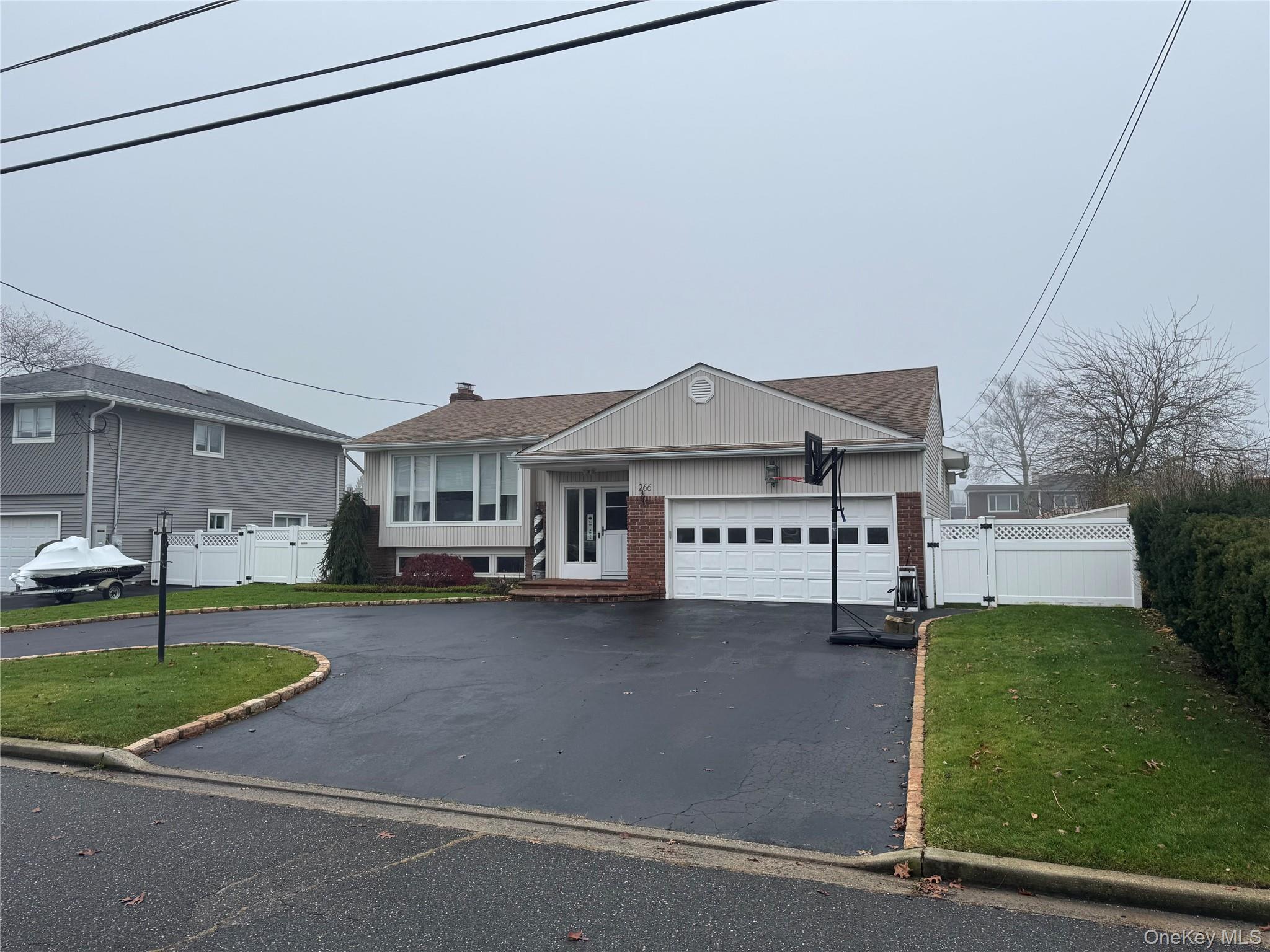 #2 photo, 266 Bayview Avenue, Massapequa , NY 11758