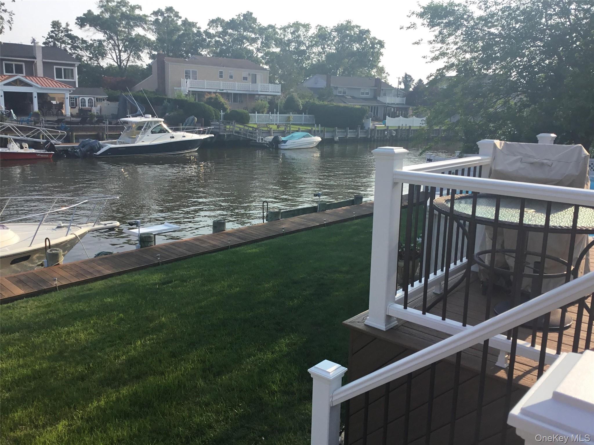 #5 photo, 266 Bayview Avenue, Massapequa , NY 11758