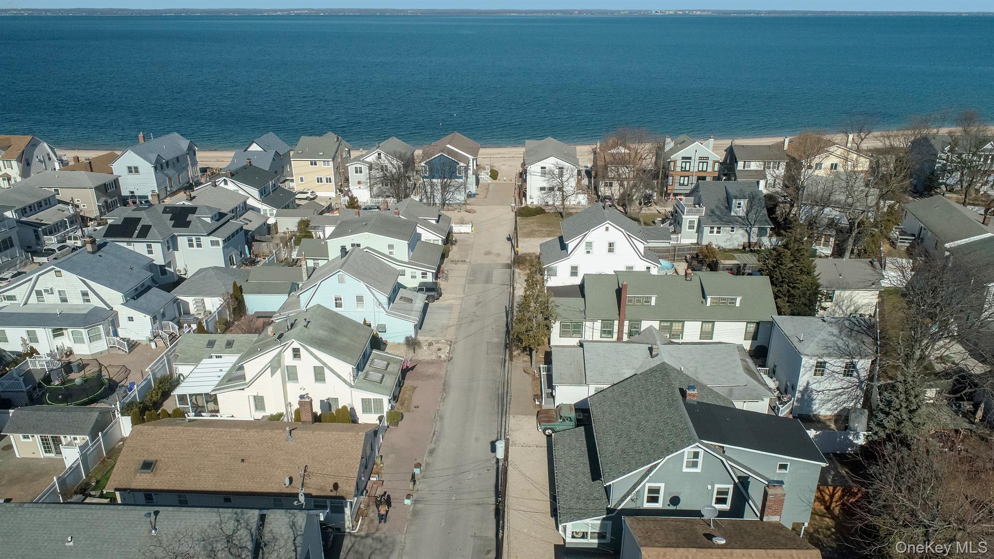 #17 photo, 5 Warren Avenue, Bayville , NY 11709