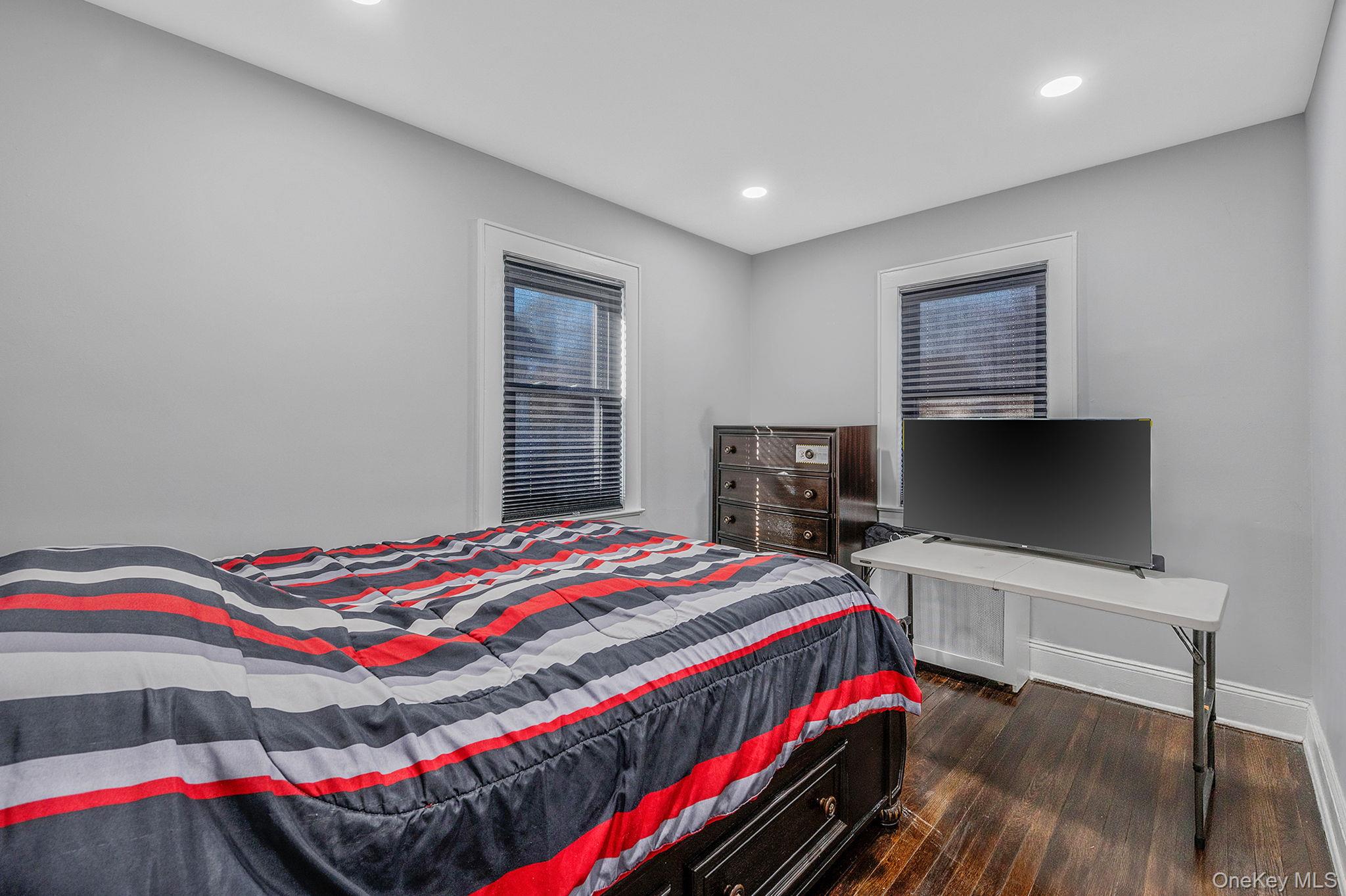 #16 photo, 37 Orchard Street, 롱 아일랜드 Merrick , NY 11566