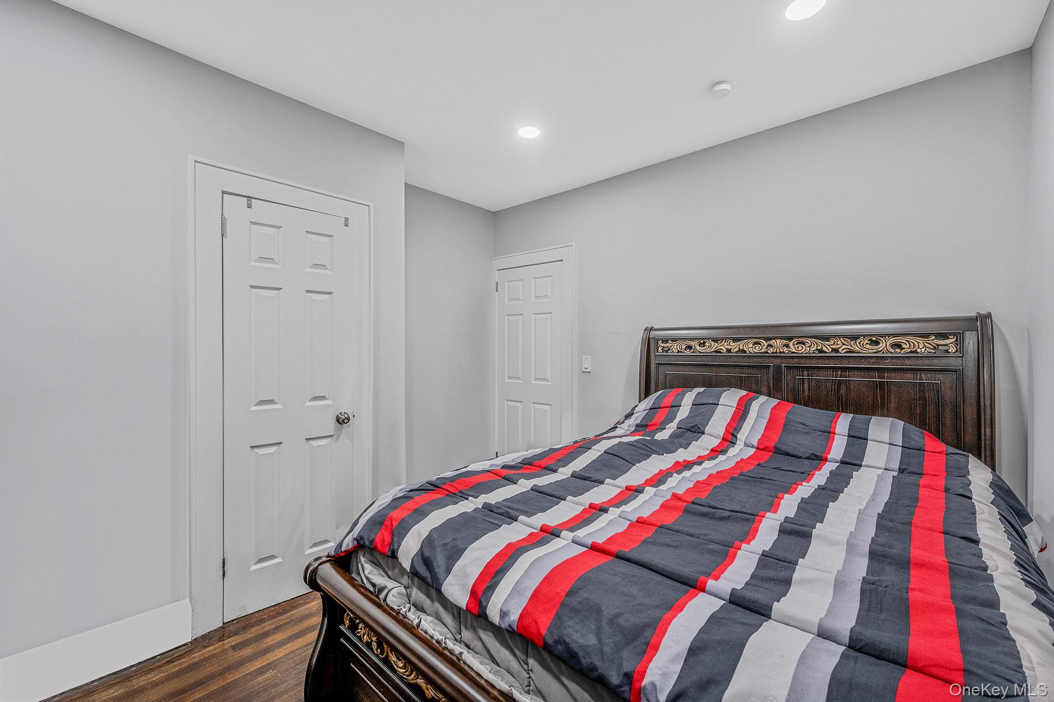 #17 photo, 37 Orchard Street, 롱 아일랜드 Merrick , NY 11566