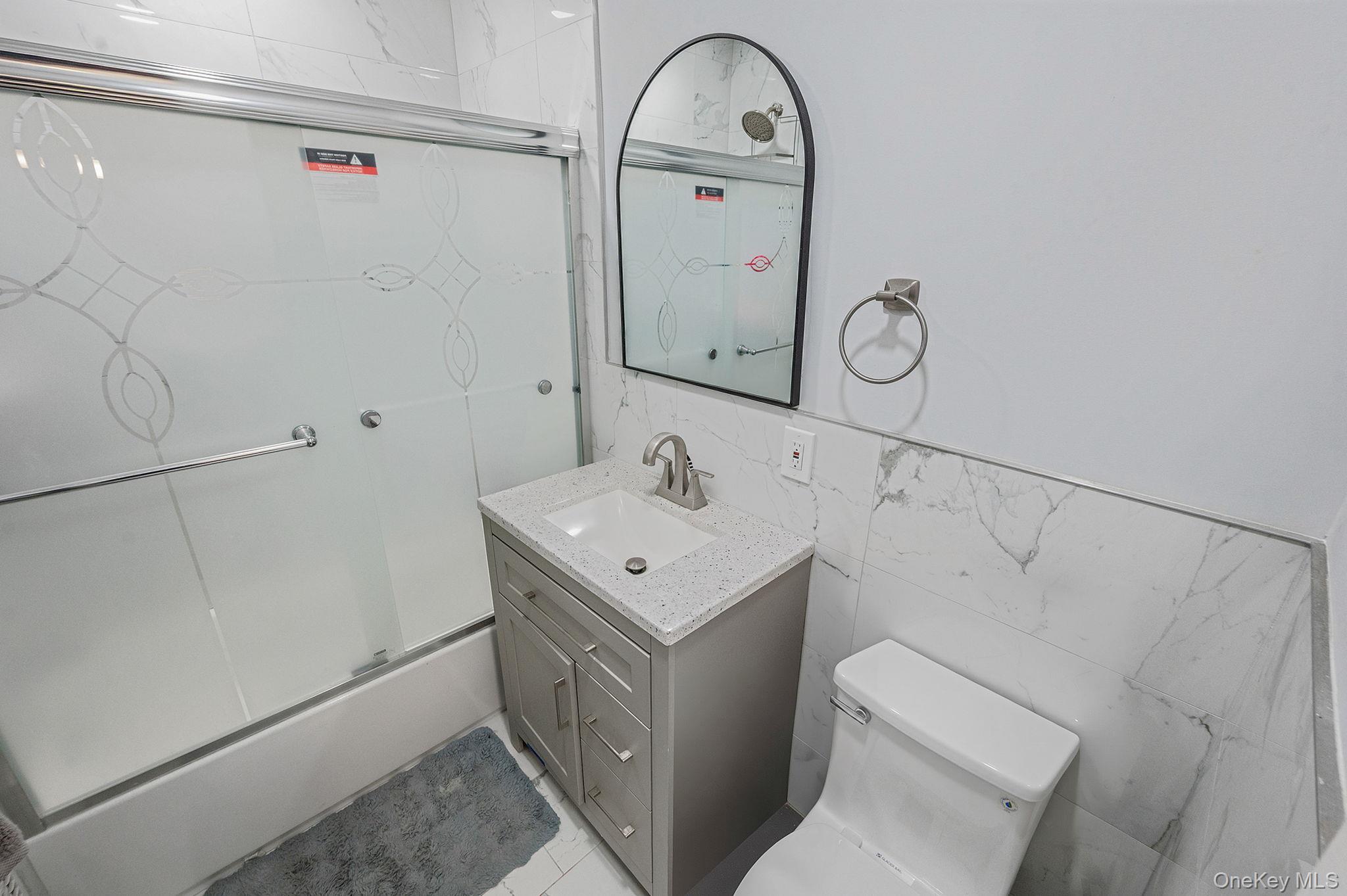 #18 photo, 37 Orchard Street, 롱 아일랜드 Merrick , NY 11566