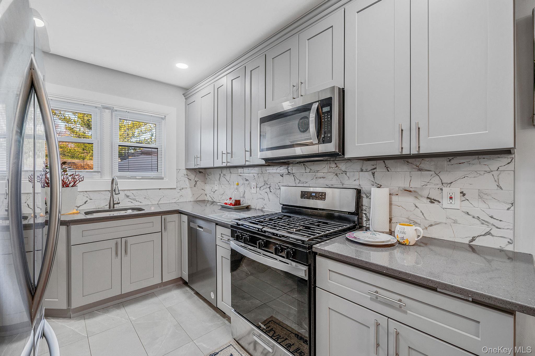 #8 photo, 37 Orchard Street, 롱 아일랜드 Merrick , NY 11566