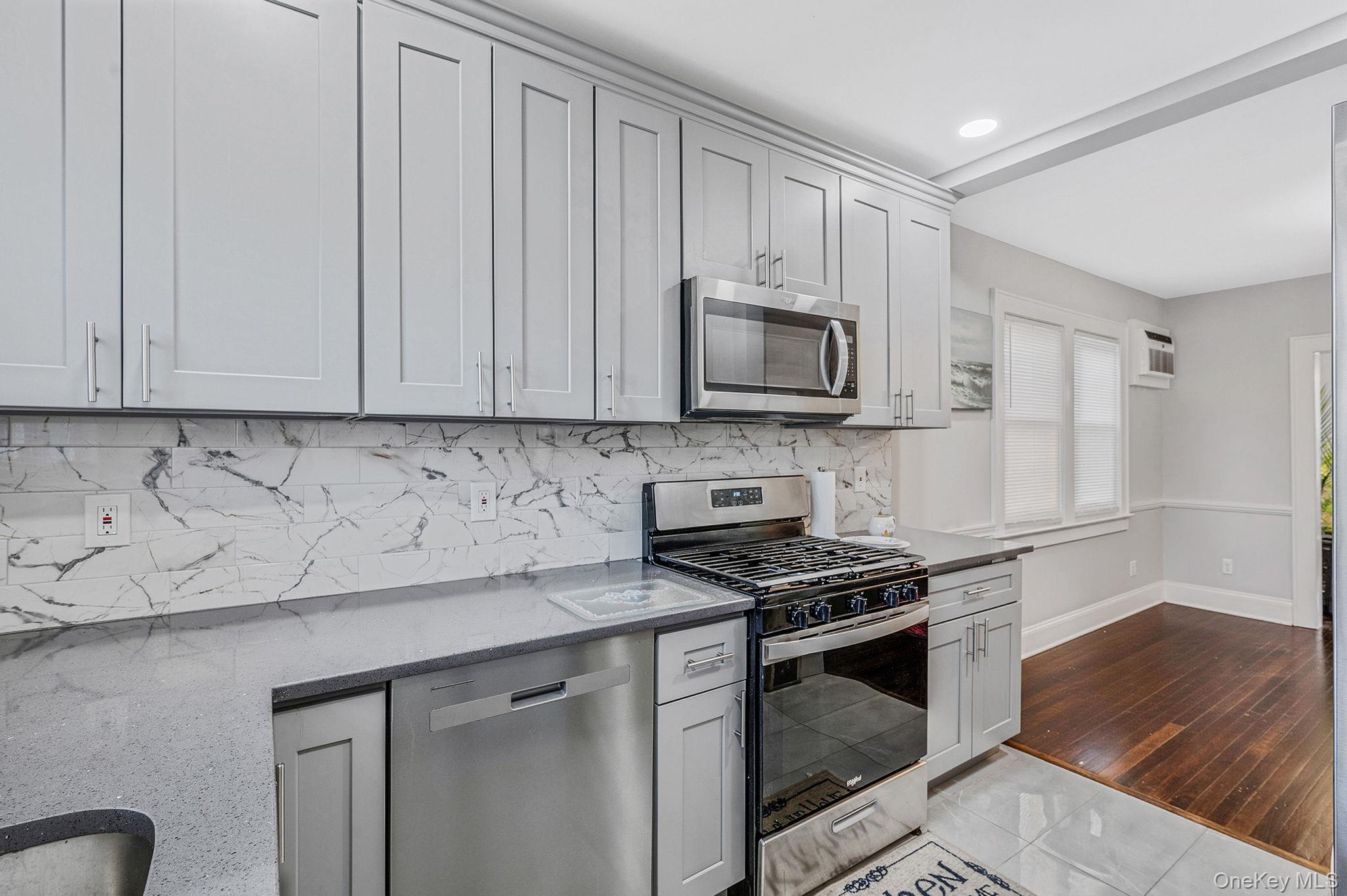 #9 photo, 37 Orchard Street, 롱 아일랜드 Merrick , NY 11566