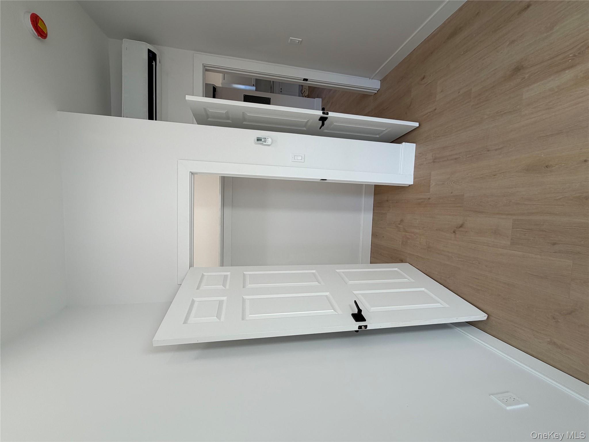 #5 photo, 554 Main, Beacon , NY 12508