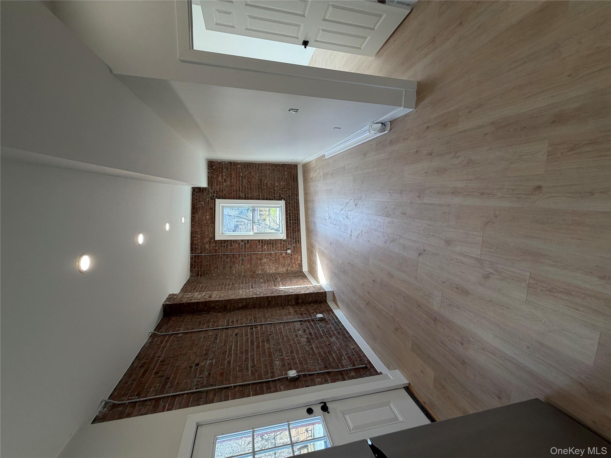 #9 photo, 554 Main, Beacon , NY 12508