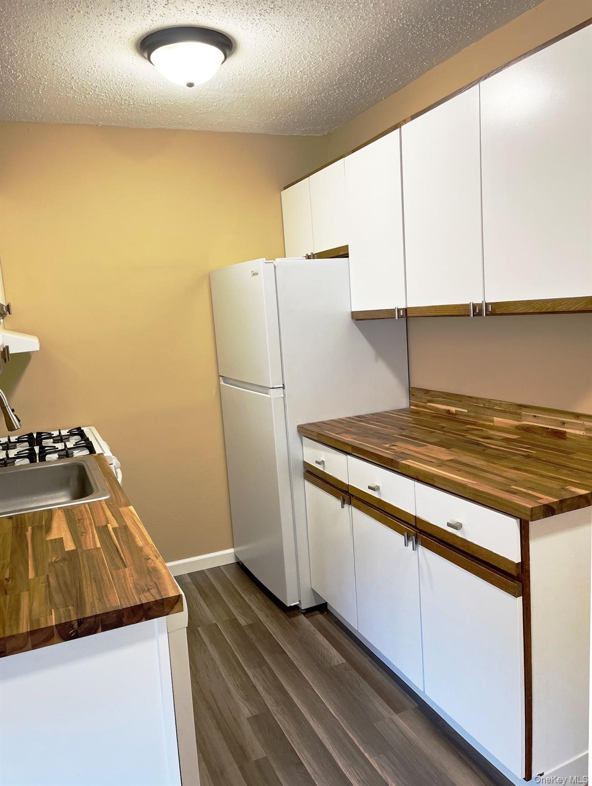 #4 photo, 1403 Barclay Manor, Newburgh , NY 12550