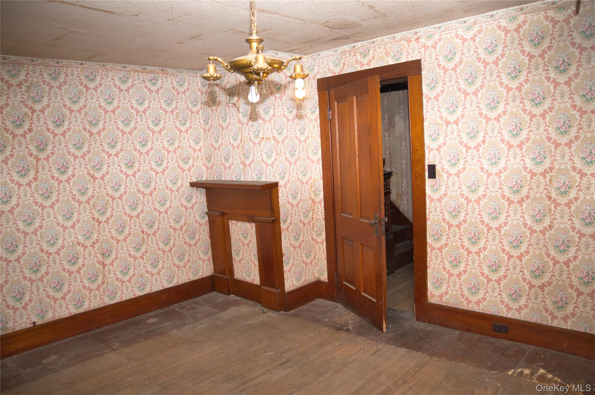 #8 photo, 256 Round Hill Road, Florida , NY 10921