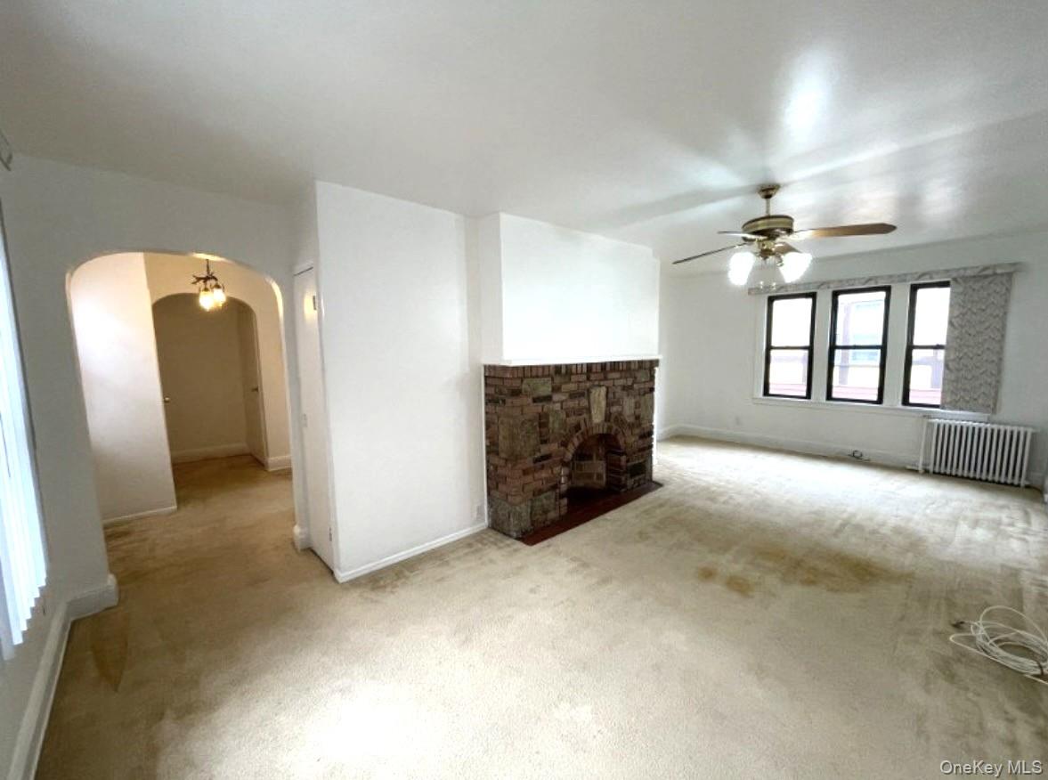 #2 photo, 20410 42nd Avenue, बेसाइड Bayside , NY 11361