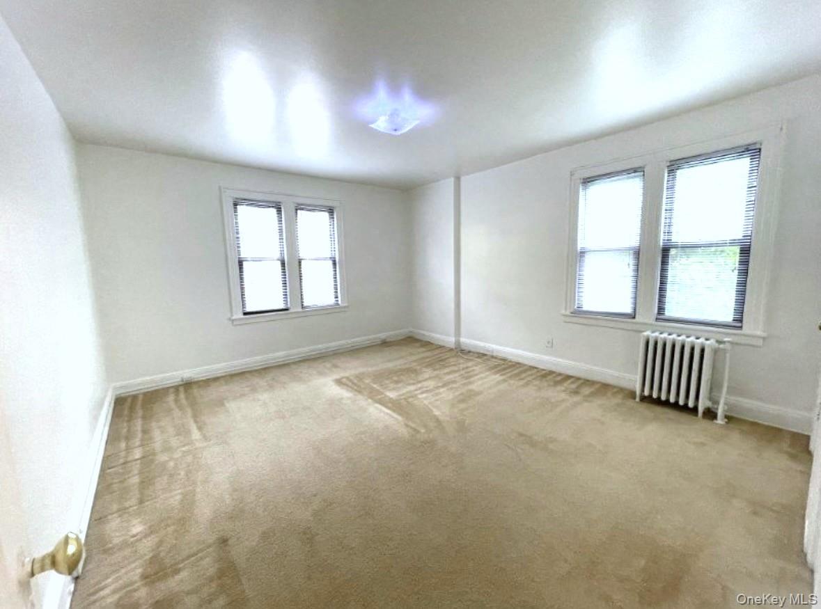 #4 photo, 20410 42nd Avenue, बेसाइड Bayside , NY 11361