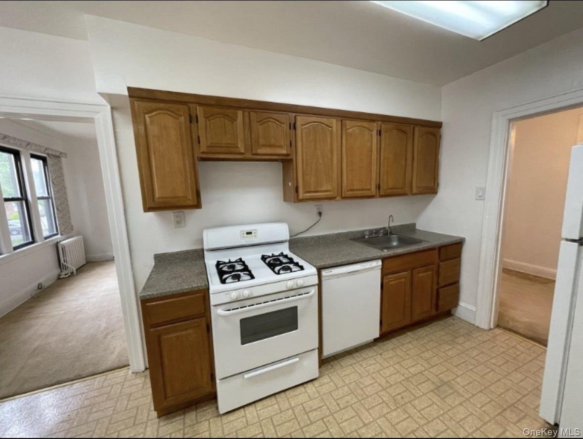 #6 photo, 20410 42nd Avenue, बेसाइड Bayside , NY 11361