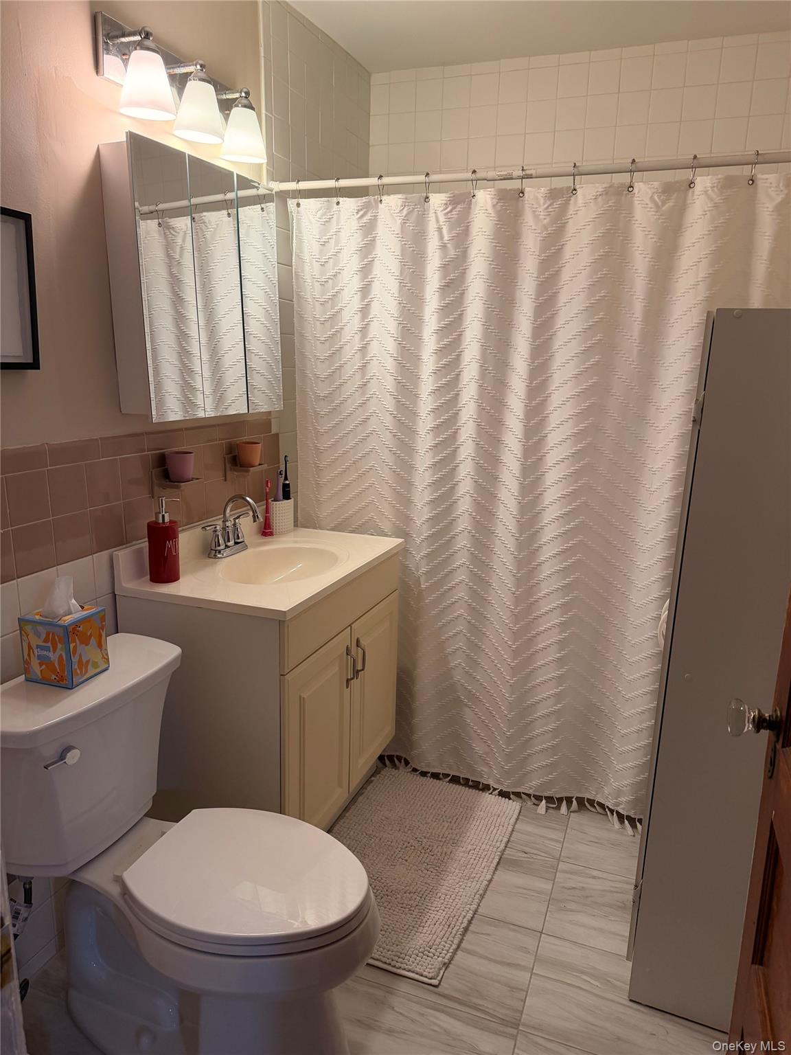 #11 photo, 65 W Windsor Parkway, 롱 아일랜드 Oceanside , NY 11572