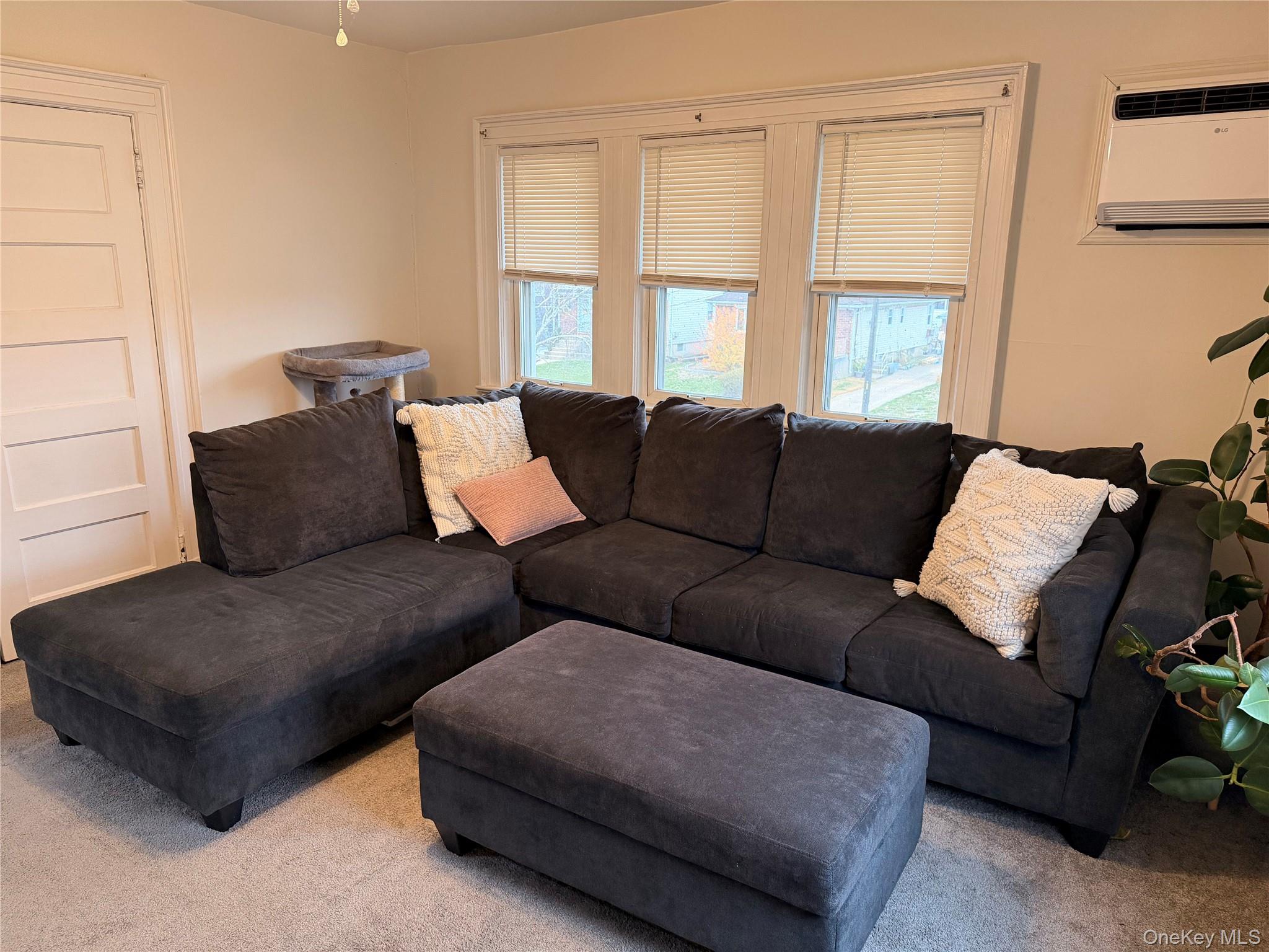 #2 photo, 65 W Windsor Parkway, 롱 아일랜드 Oceanside , NY 11572