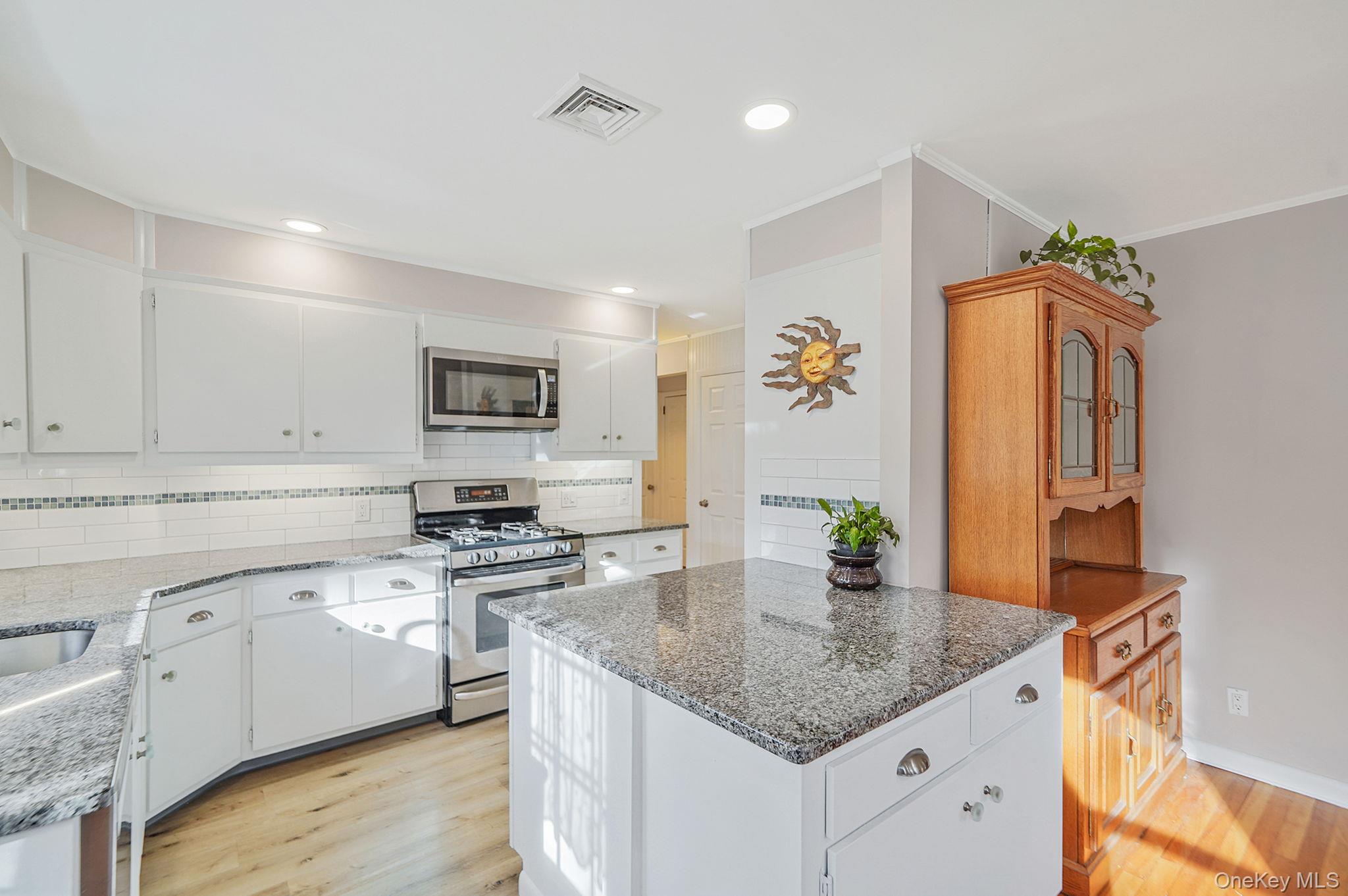 #9 photo, 12 Harbor Beach Road, 롱 아일랜드 Miller Place , NY 11764