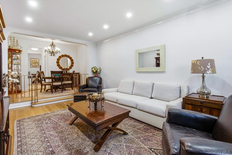 #10 photo, 76-36 113 Street, Forest Hills , NY 11375