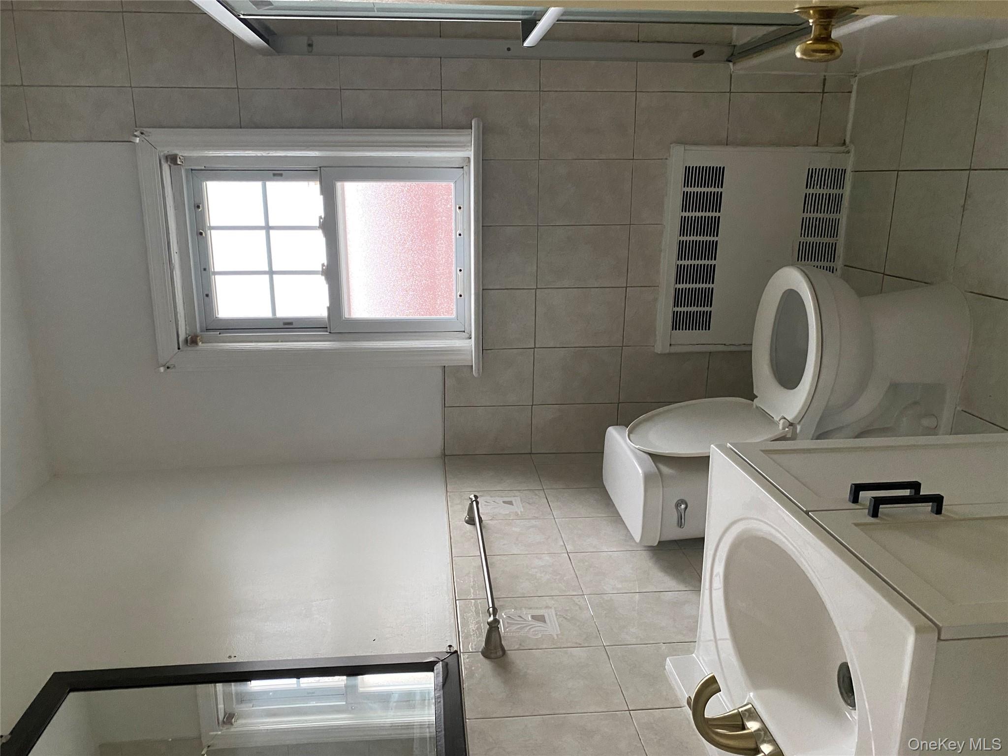 #3 photo, 192 Beech Street, Valley Stream , NY 11580