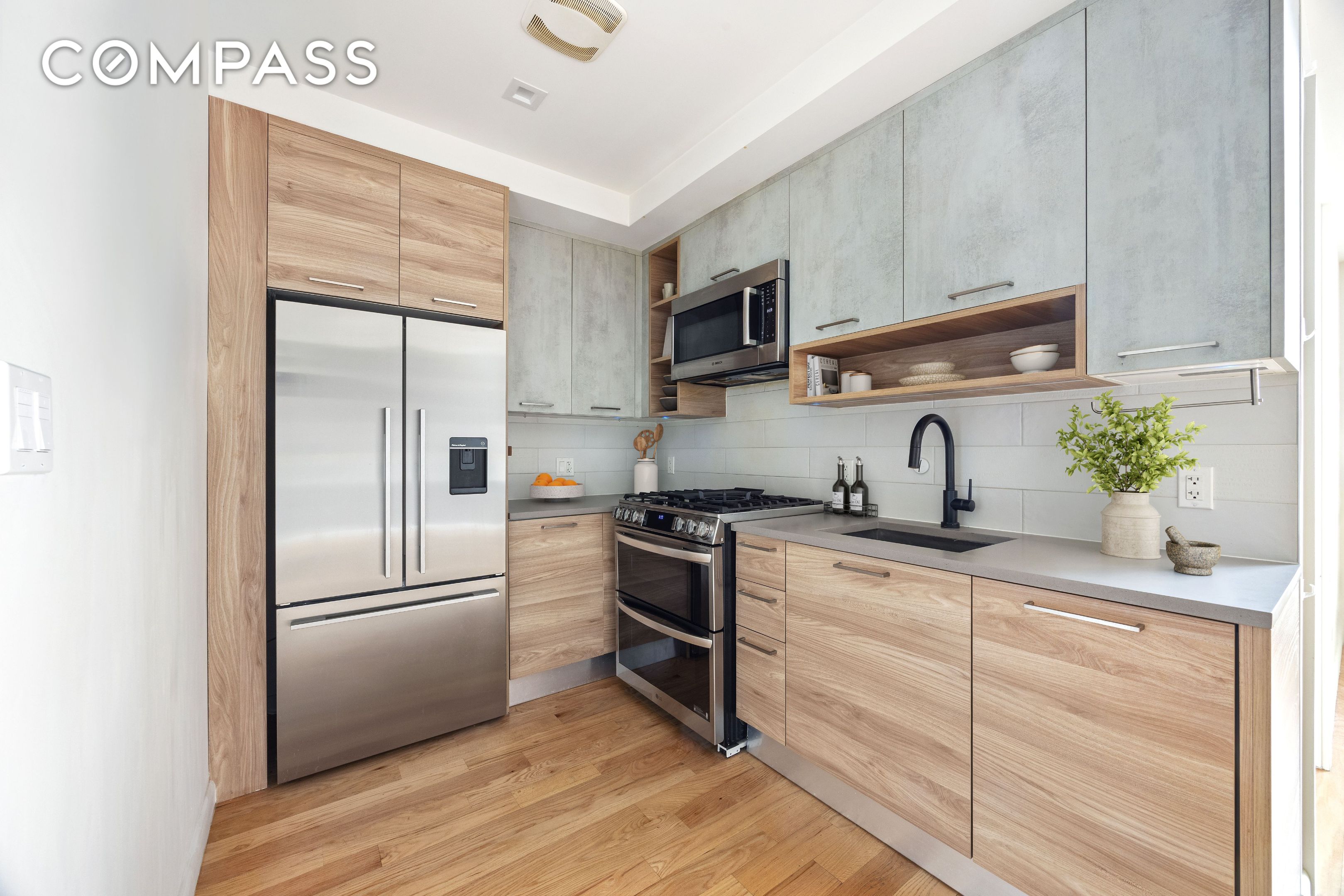 #4 photo, Brooklyn, East Williamsburg , NY 11211