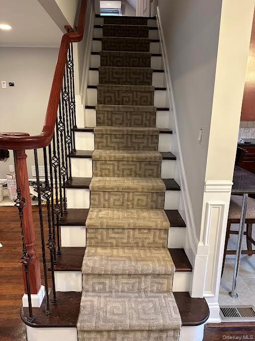 #5 photo, 258 N Suffolk Avenue, 长岛 Massapequa , NY 11758