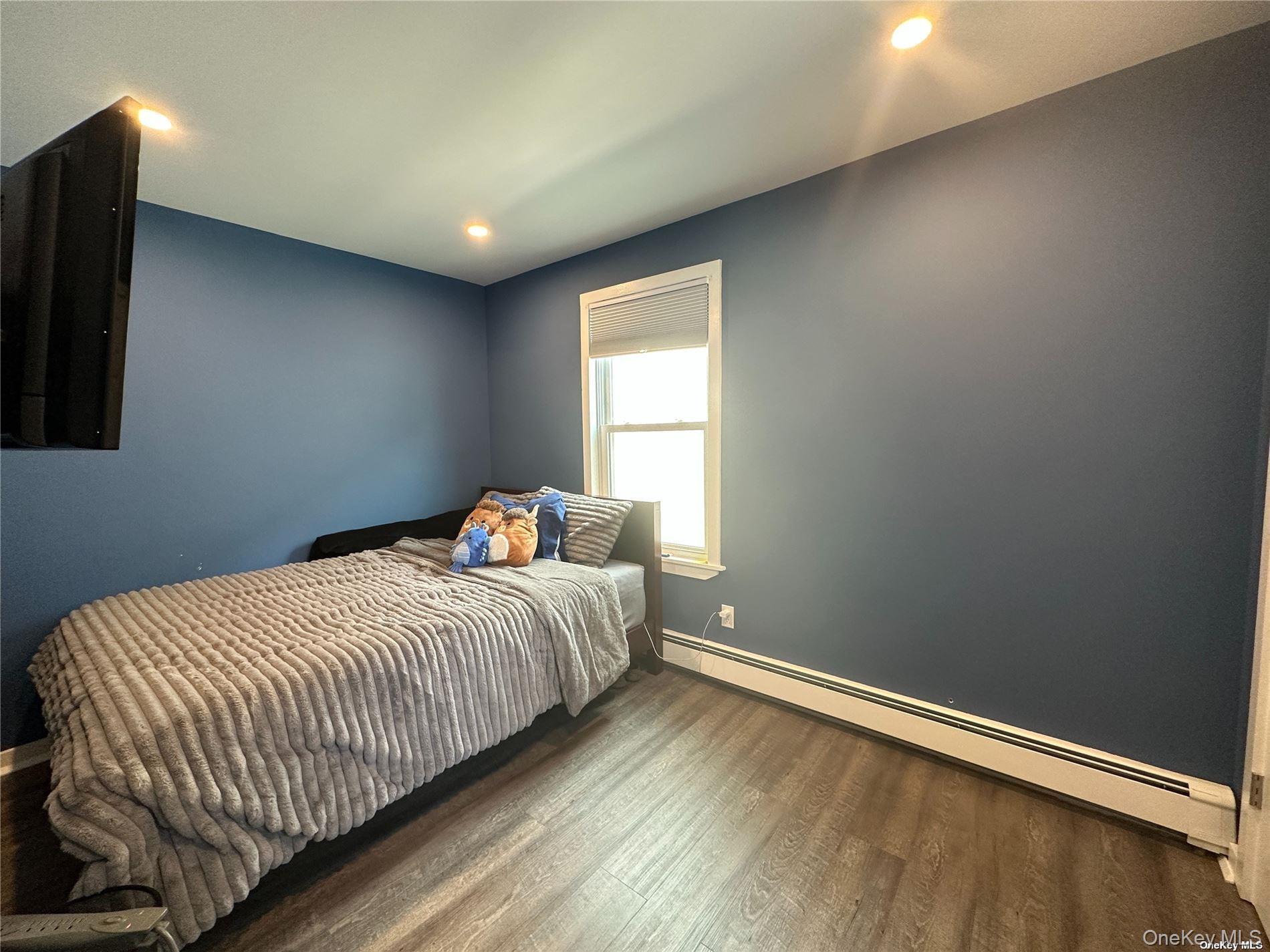 #11 photo, 239 Main Street, Northport , NY 11768