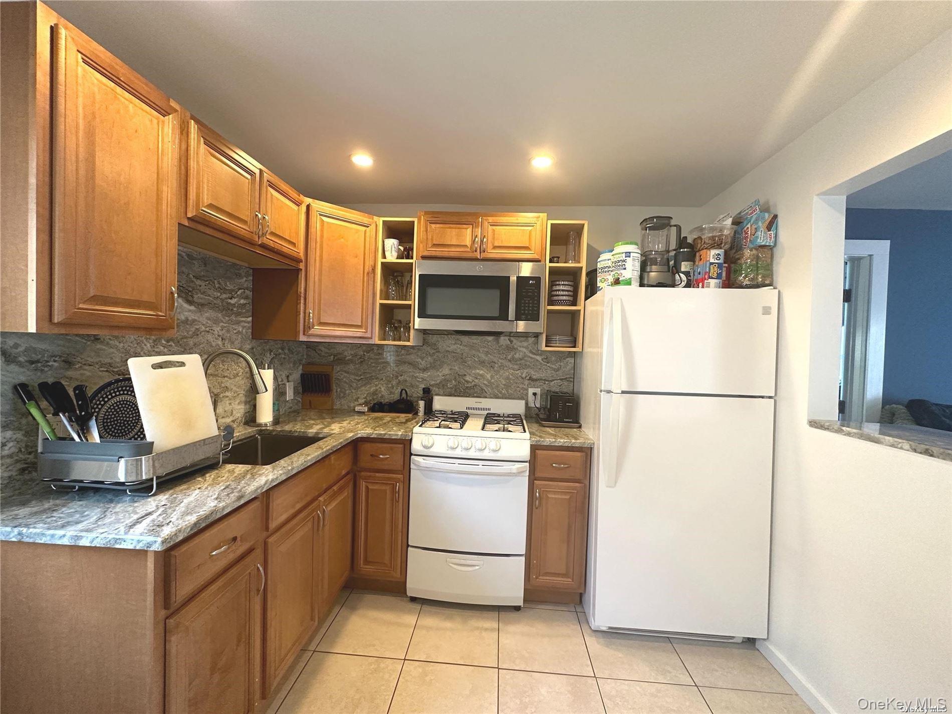 #7 photo, 239 Main Street, Northport , NY 11768