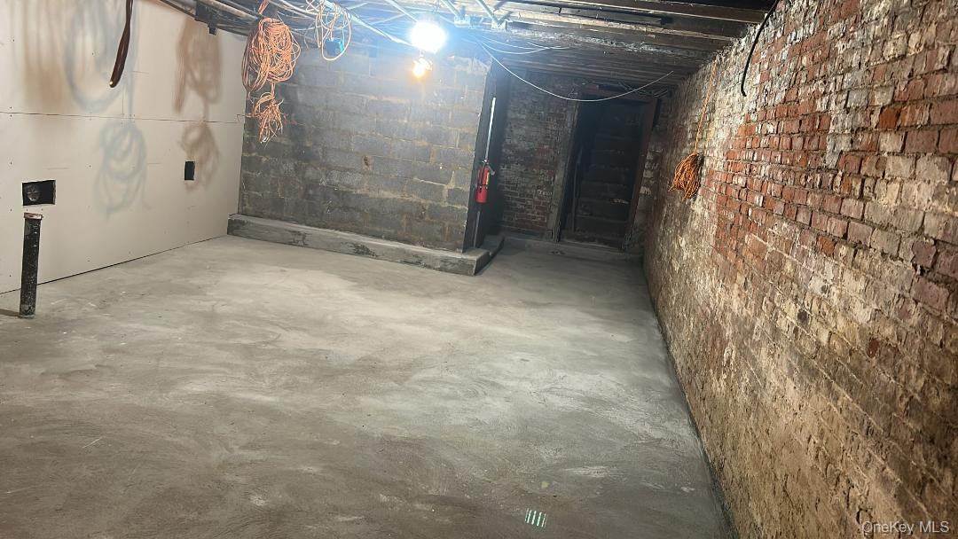 #5 photo, 139 Kingston Avenue, Brooklyn , NY 11213