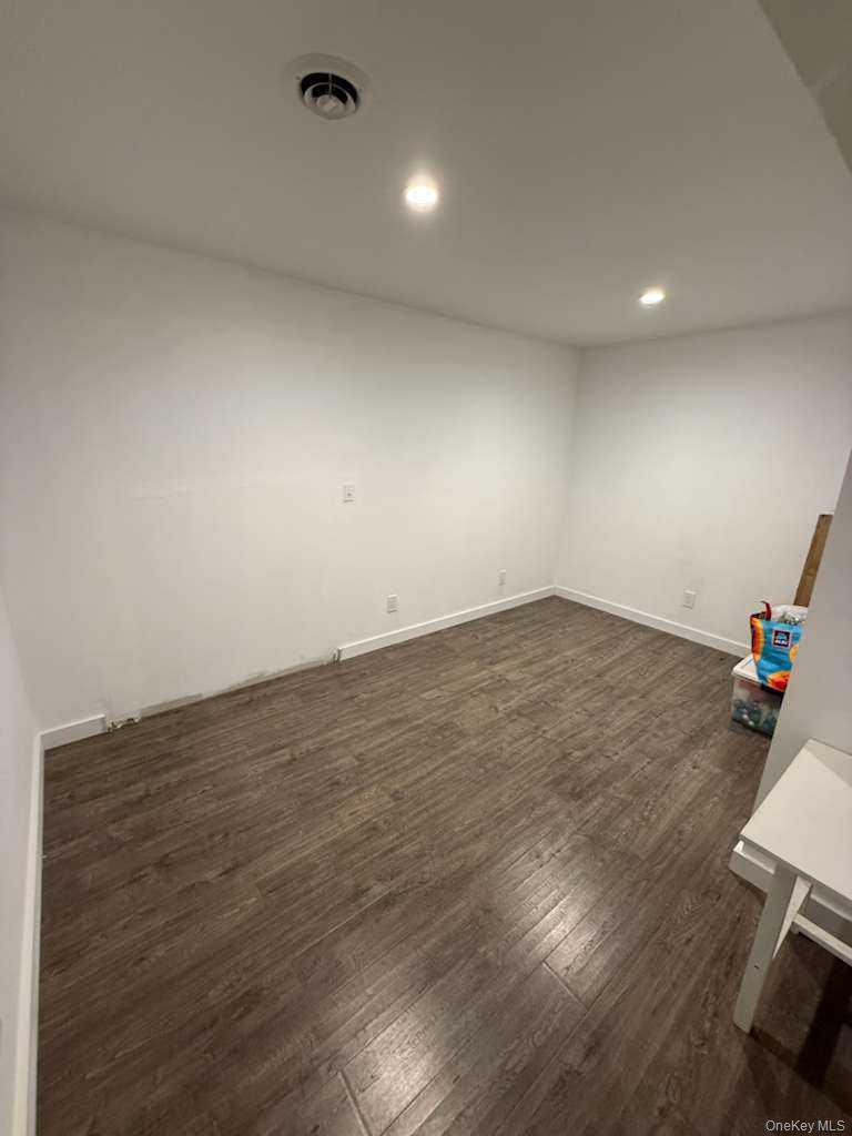 #7 photo, Hampton Bays, Hampton Bays , NY 11946