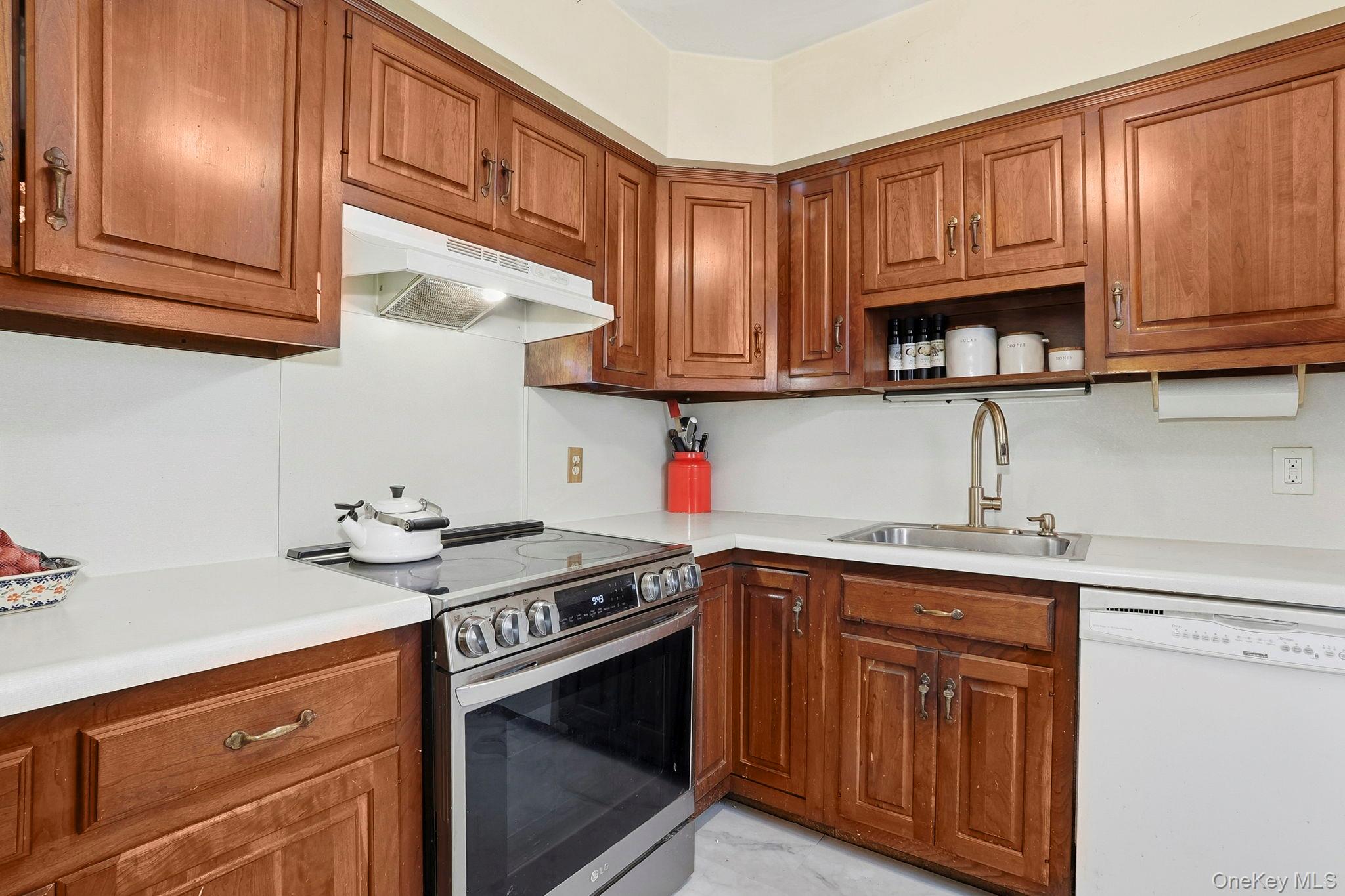 #15 photo, 46 Mitchell Avenue, 뉴욕주 Poughkeepsie , NY 12603