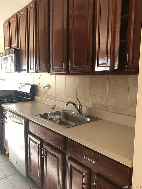 #9 photo, 2940 W 5th Street, הברונקס Brooklyn , NY 11224