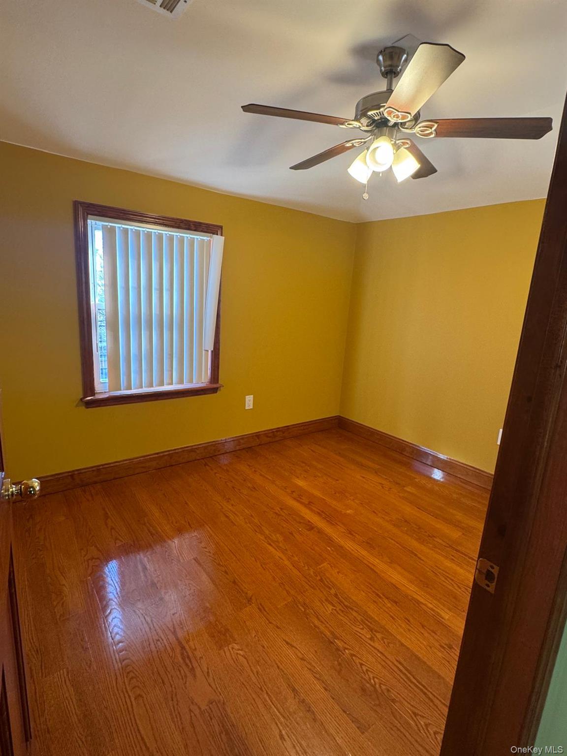 #6 photo, 8519 239th Street, קווינס Bellerose , NY 11426