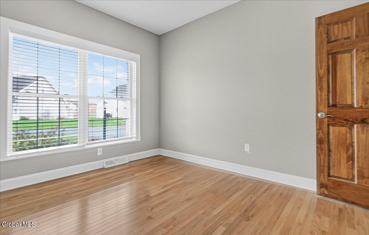 #23 photo, 18 Lakepointe Way, 纽约州 Stillwater , NY 12866