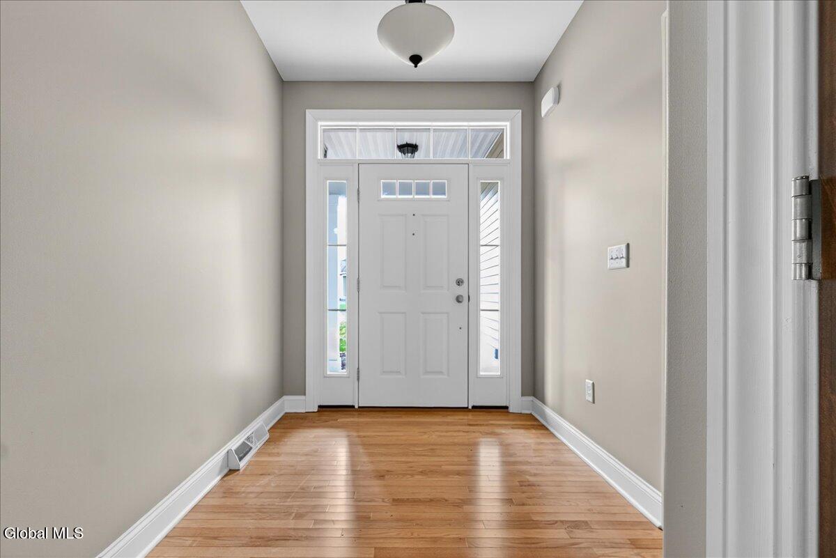 #4 photo, 18 Lakepointe Way, 纽约州 Stillwater , NY 12866