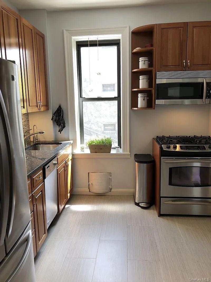 #4 photo, 368 State Street, Brooklyn , NY 11217