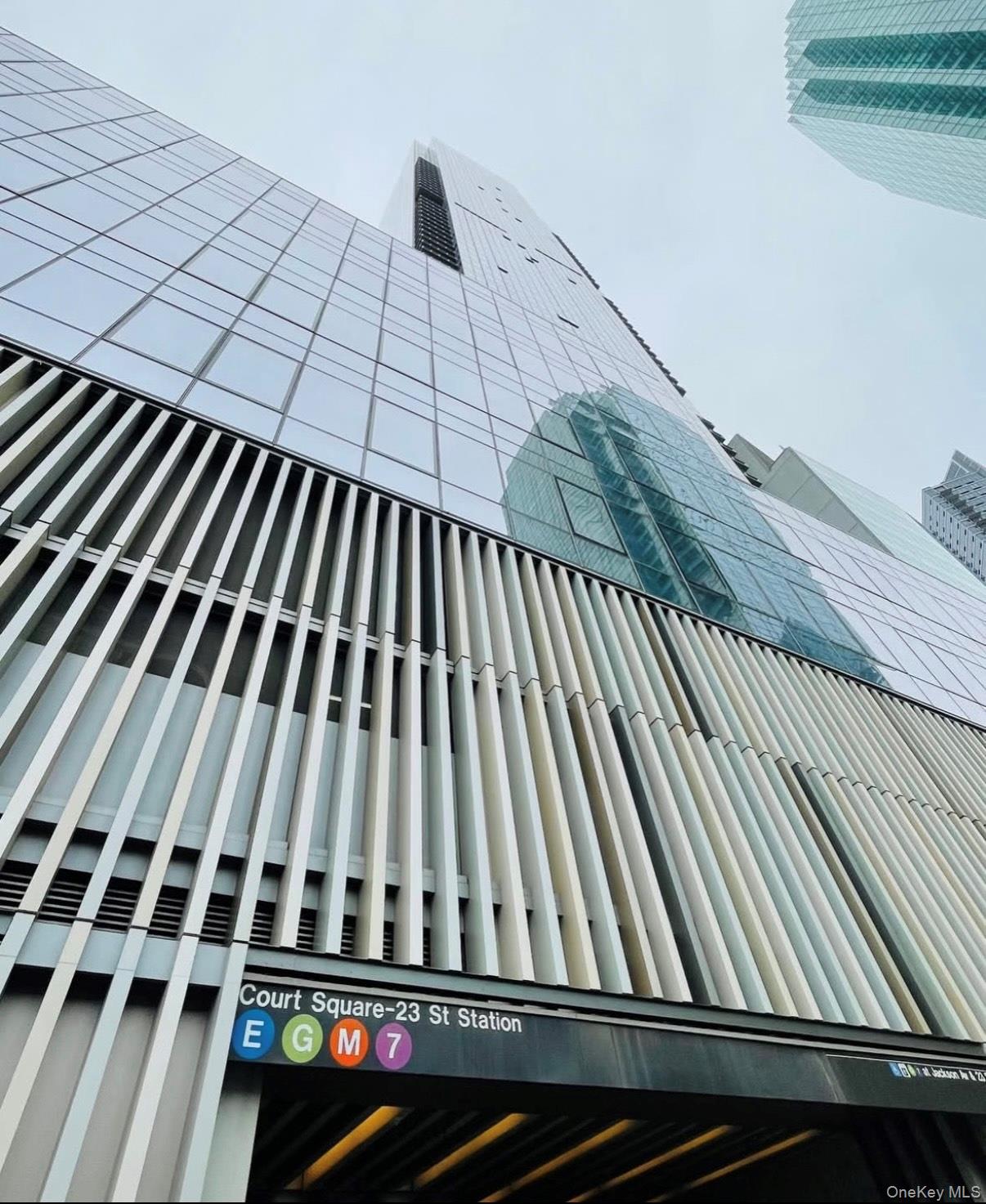 #20 photo, 3 Court Square, Long Island City , NY 11101