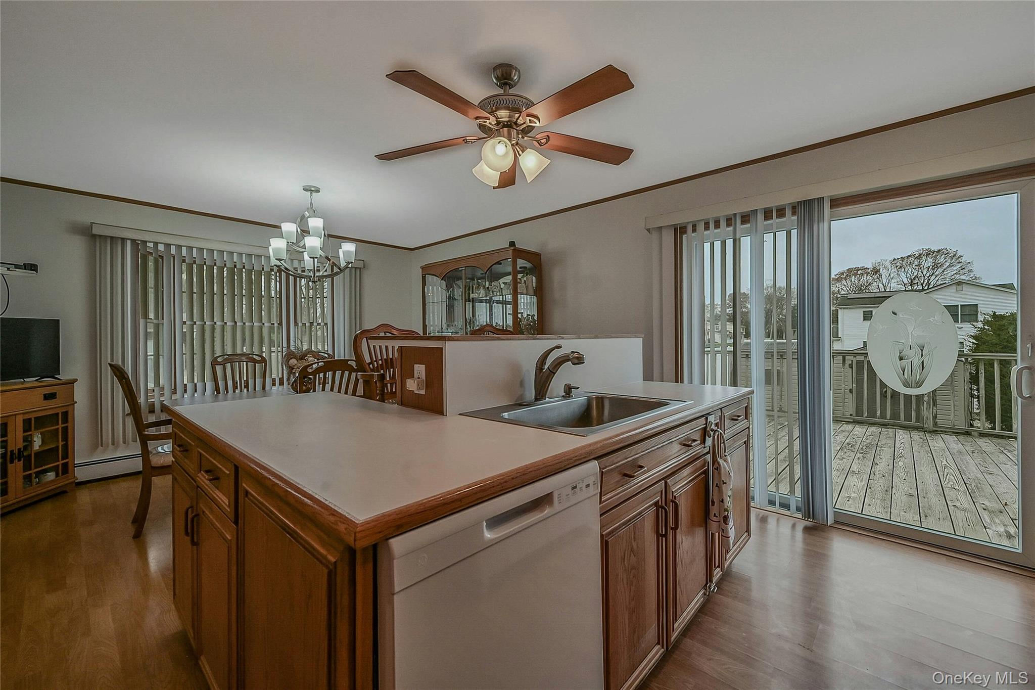 #16 photo, 66 Rosemary Place, מחוז סאפוק East Islip , NY 11730