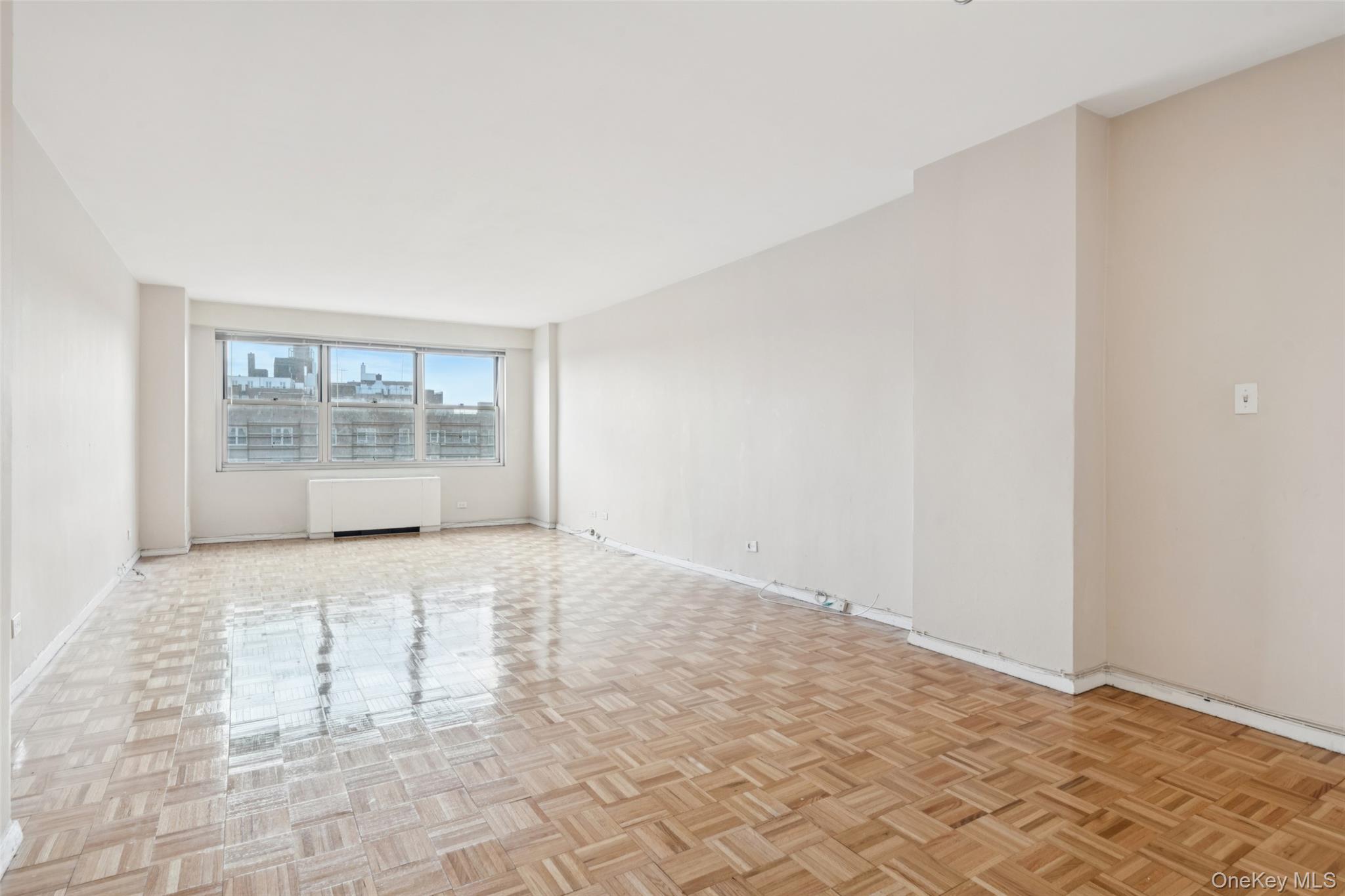 #12 photo, 111-20 73rd Avenue, Forest Hills , NY 11375