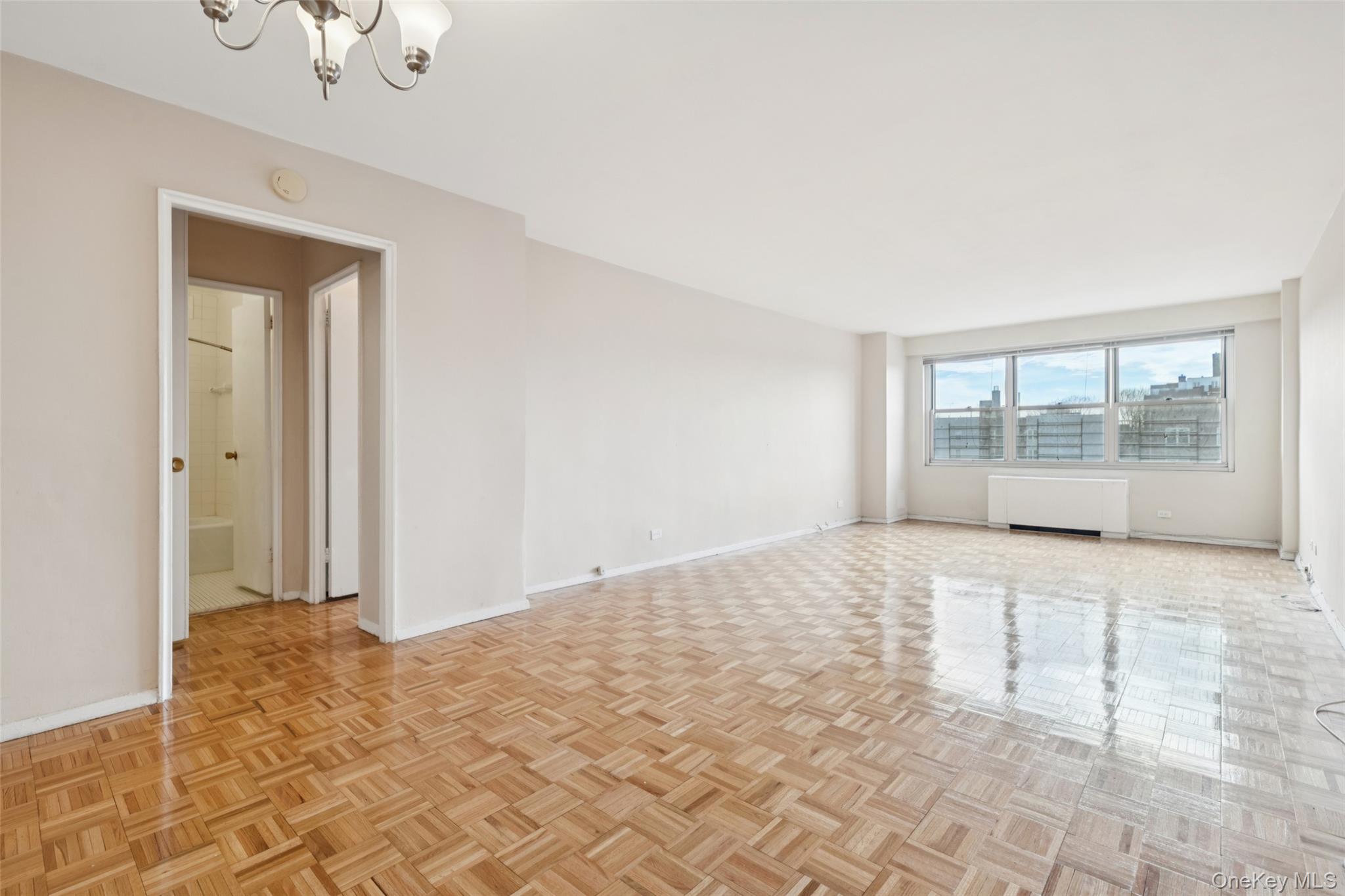 #14 photo, 111-20 73rd Avenue, Forest Hills , NY 11375