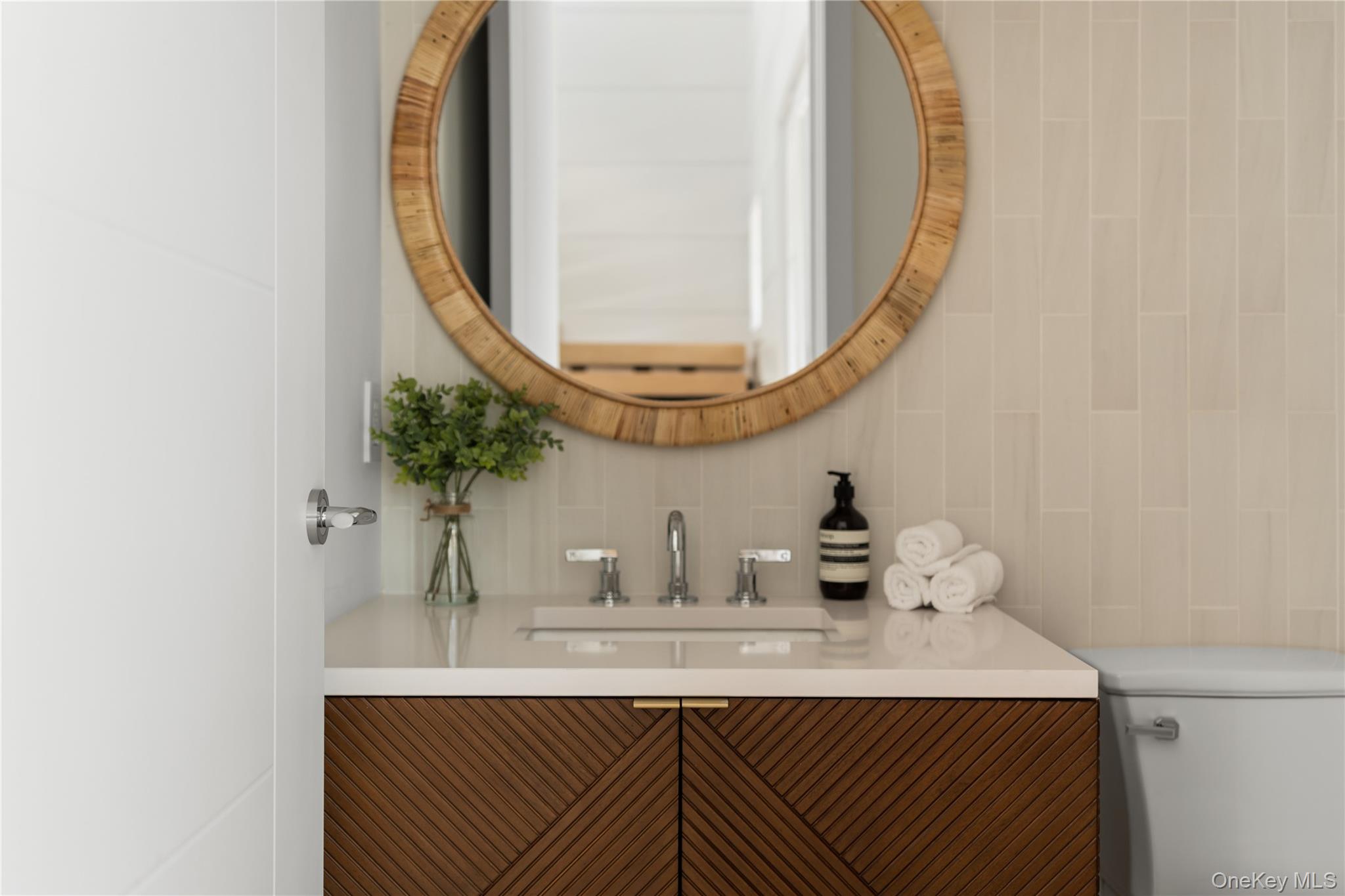 #15 photo, 100 Narrow Lane, 롱 아일랜드 Southampton , NY 11968