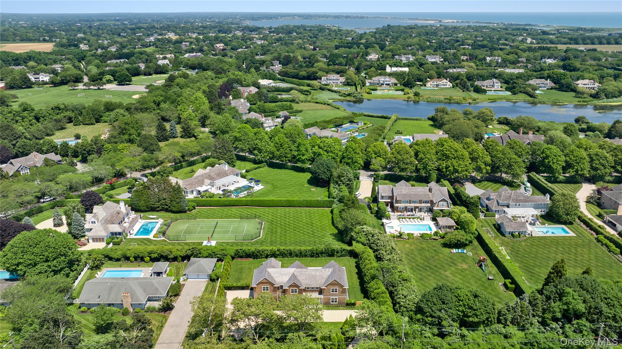 #2 photo, 100 Narrow Lane, 롱 아일랜드 Southampton , NY 11968